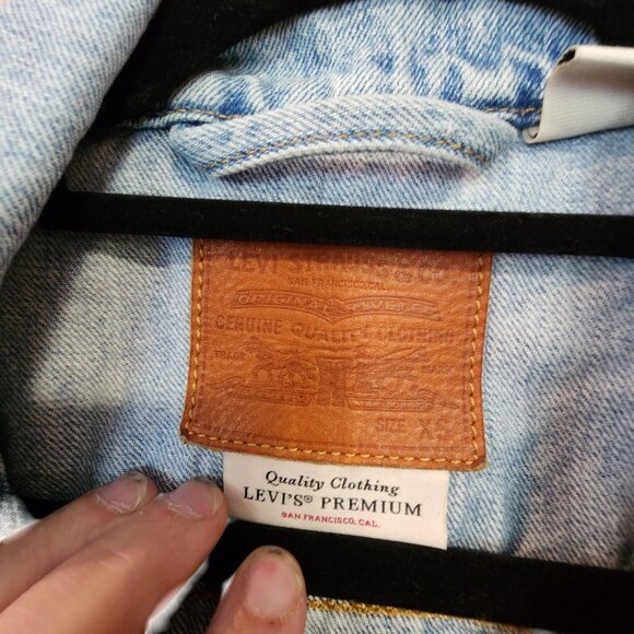 Levis Premium Light Wash Denim Jacket XS Womens Classic Button-Up - Picture 4 of 5